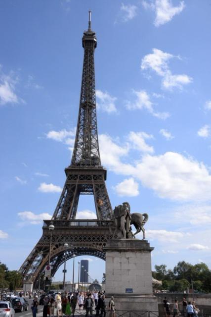 Ferienwohnung Eiffel Edge Escape 30 M From Eiffel Tower Paris Exterior foto